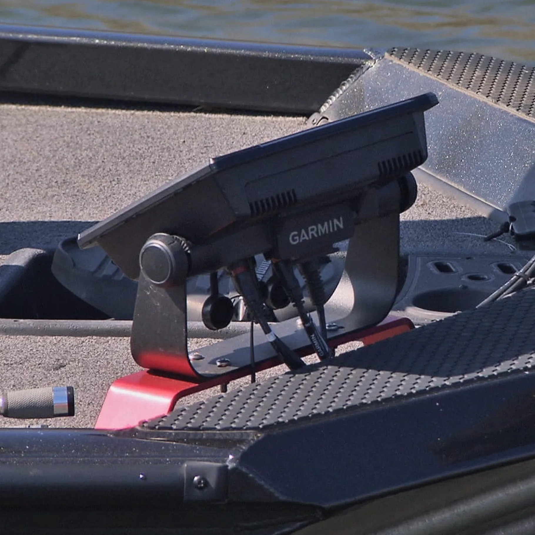 T-H Marine Organization|Trolling Motor Accessories-Kong Wave Tamer Bow Mount Sonar Bracket