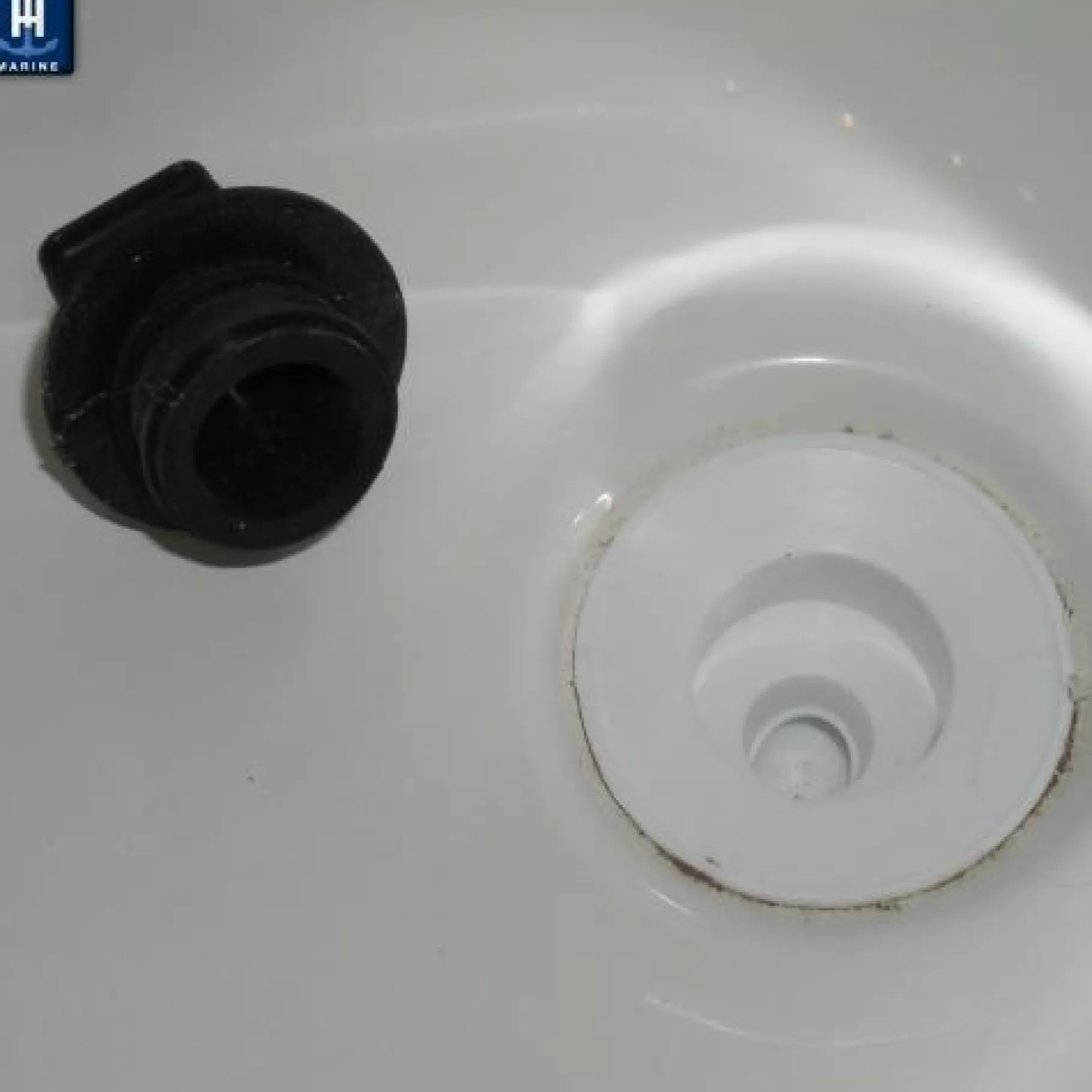 T-H Marine Plumbing & Drains-PVC Push-In Drain Plug